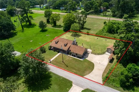 172 Oak Hill Drive Point Blank TX 77364