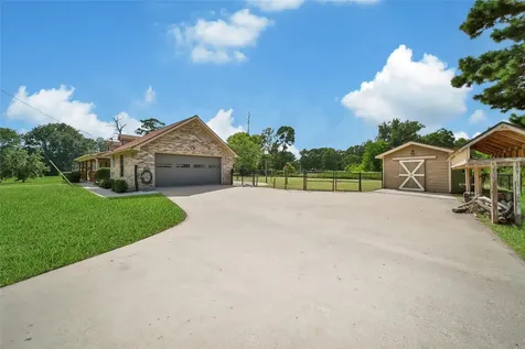 172 Oak Hill Drive Point Blank TX 77364