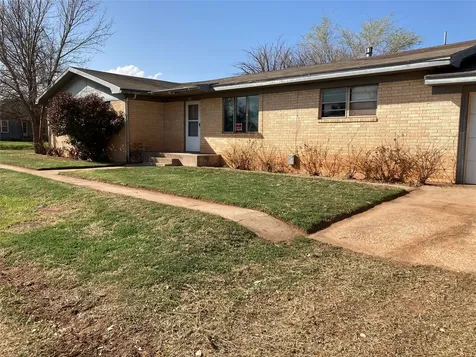 1320 Moody Street Paducah TX 79248