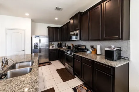 2318 N Red Slate Drive Rosharon TX 77583