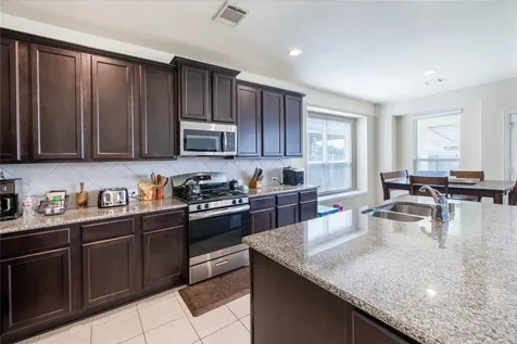 2318 N Red Slate Drive Rosharon TX 77583
