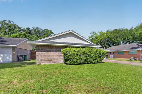11226 Huggins Drive Houston TX 77035