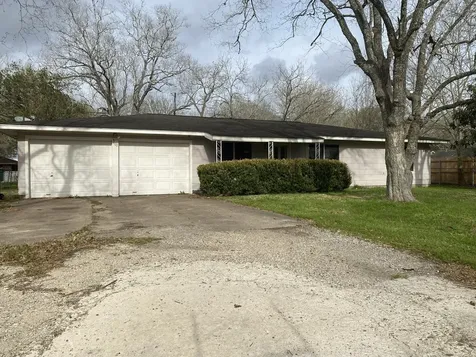 802 Mable Avenue El Campo TX 77437