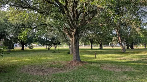 2567 Avenue D Dickinson TX 77539