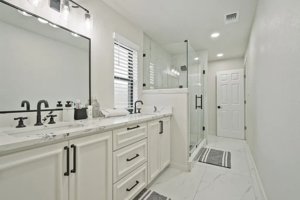 25519 Stormy Rock San Antonio TX 78255