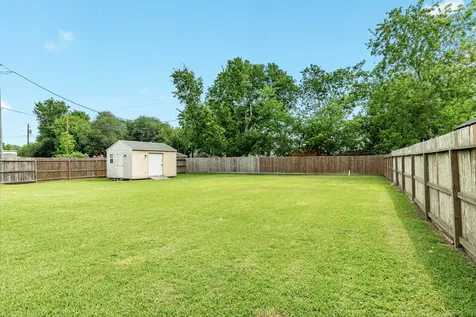 6108 Fox Ridge Drive Angleton TX 77515