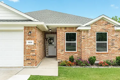 6108 Fox Ridge Drive Angleton TX 77515