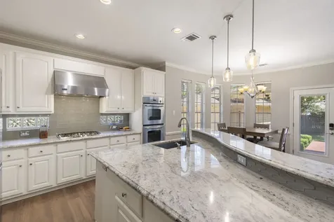 10 Scenic Mill Place The Woodlands TX 77382