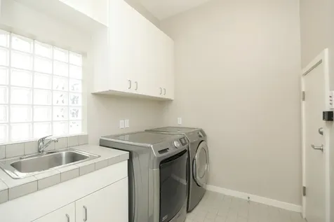 1909 Oakdale Street Houston TX 77004
