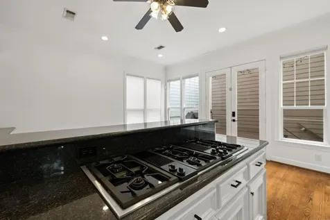 948 Ashland Street Houston TX 77008
