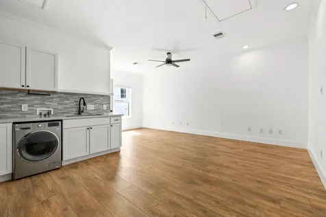 948 Ashland Street Houston TX 77008