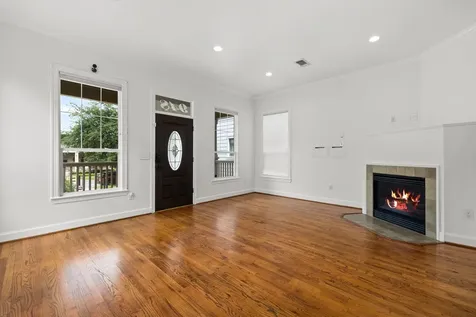 948 Ashland Street Houston TX 77008