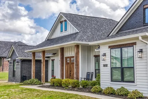 233 Randi Road Bellville TX 77418
