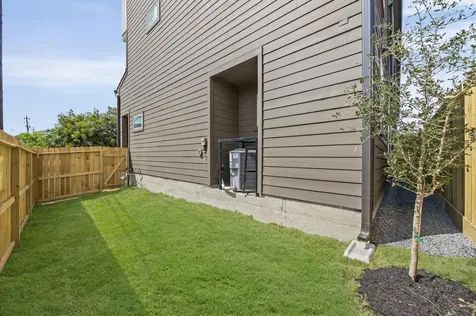 5113 Avenue J Houston TX 77011