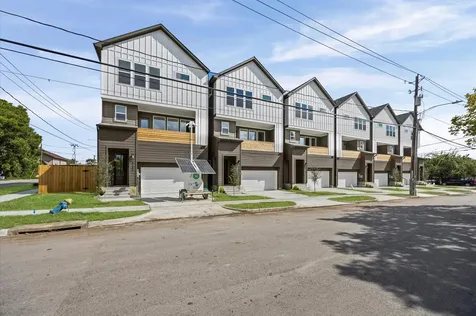 5113 Avenue J Houston TX 77011