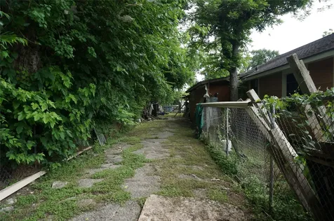 4308 Banner Drive Houston TX 77013