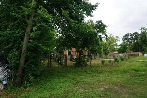 4308 Banner Drive Houston TX 77013