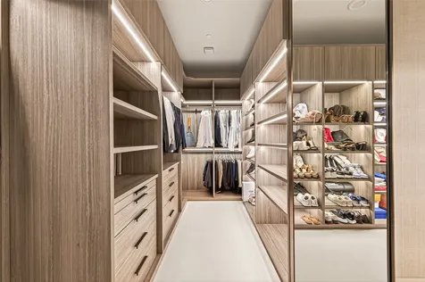 2047 Westcreek Lane 1701 Houston TX 77027