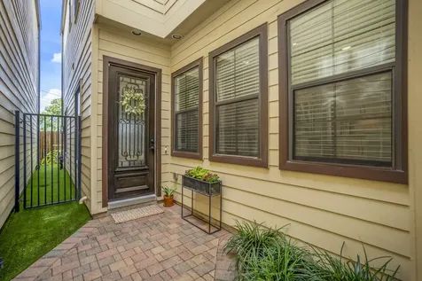 5540 Nolda Street Houston TX 77007