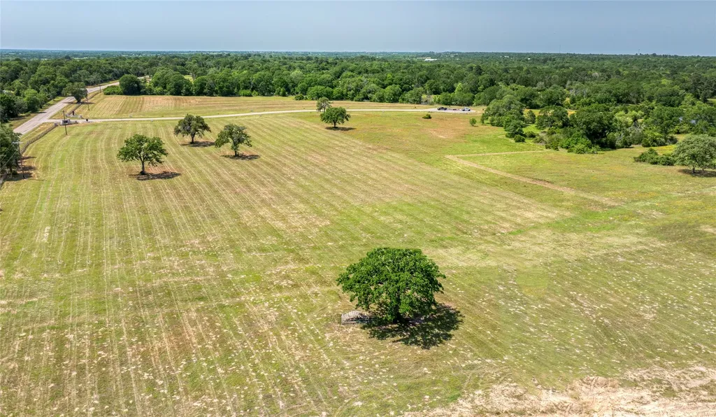 197 Oak Hill Lane Bellville TX 77418