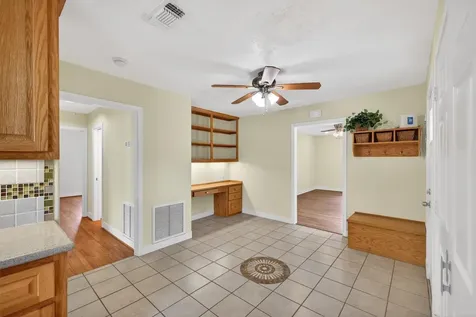 5611 Fraser Avenue Galveston TX 77551