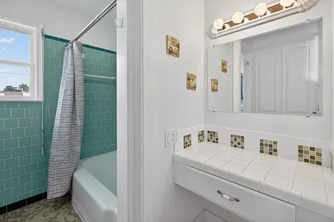 5611 Fraser Avenue Galveston TX 77551