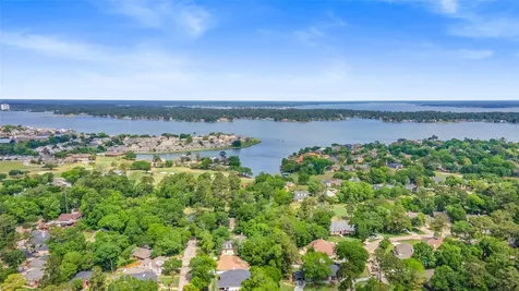 106 Lazy Springs Drive Conroe TX 77356