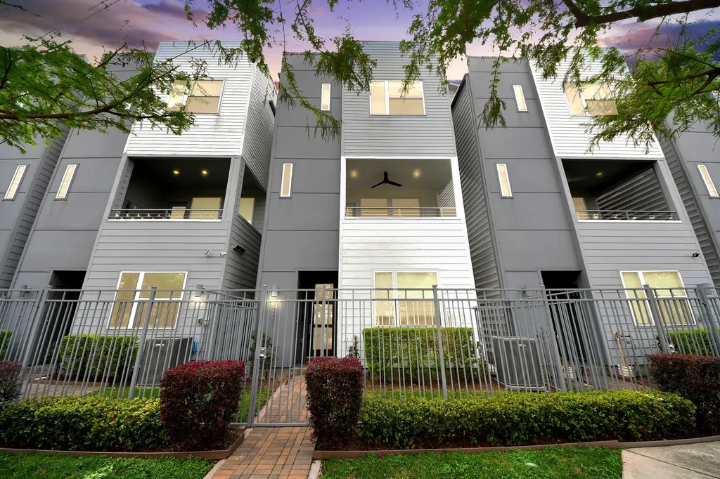 1721 Eado Point Lane Houston TX 77003