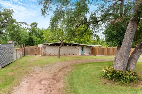 454 Southern Oaks Drive Lake Jackson TX 77566