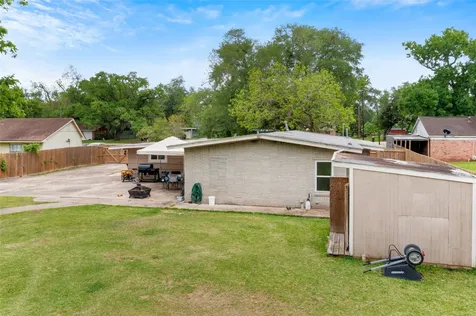 454 Southern Oaks Drive Lake Jackson TX 77566