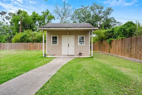 454 Southern Oaks Drive Lake Jackson TX 77566