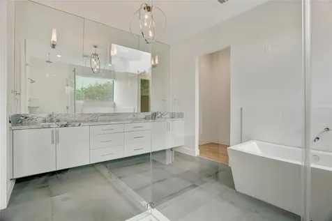 1311 Castle Court A Houston TX 77006