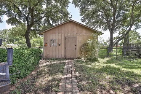 444 County Road 214 East Bernard TX 77435