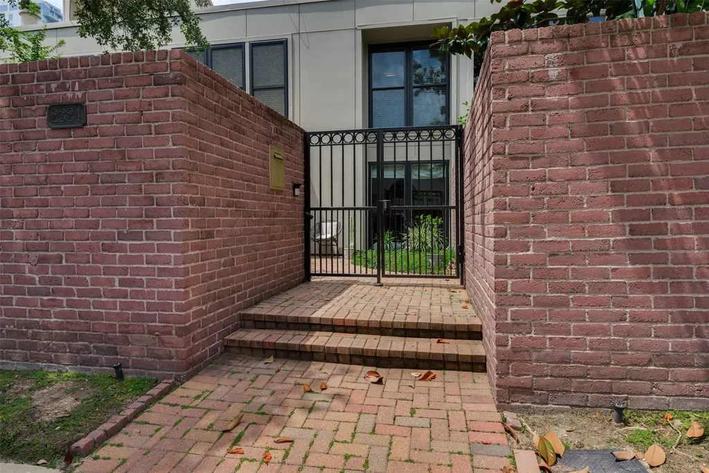 2324 Steel Street 20 Houston TX 77098