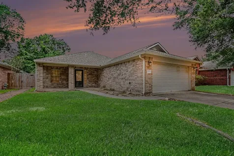 1816 Sherwood Forest Circle League City TX 77573