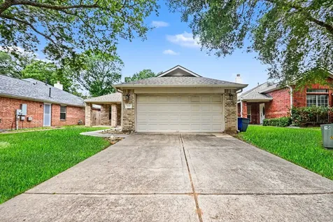 1816 Sherwood Forest Circle League City TX 77573