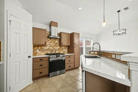 1816 Sherwood Forest Circle League City TX 77573