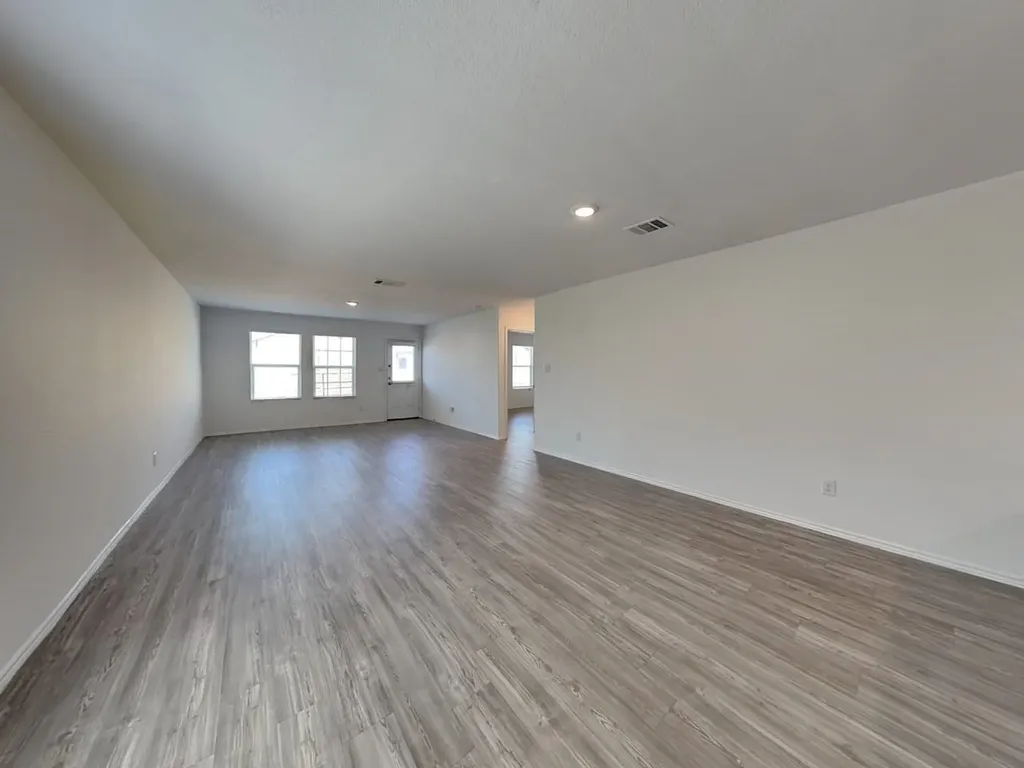 10515 Mcclintock Drive Converse TX 78109