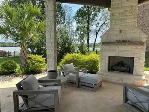 11369 Grand Pine Drive Montgomery TX 77356