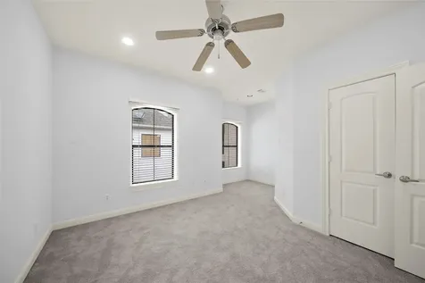 202 Mcgowen Street F Houston TX 77006
