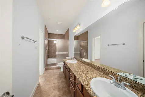 202 Mcgowen Street F Houston TX 77006
