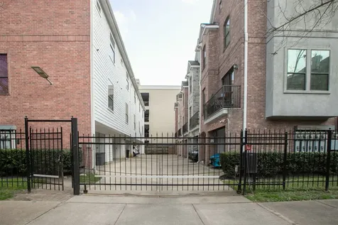 202 Mcgowen Street F Houston TX 77006