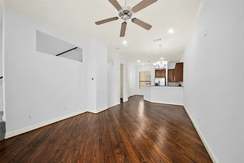 202 Mcgowen Street F Houston TX 77006