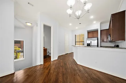 202 Mcgowen Street F Houston TX 77006