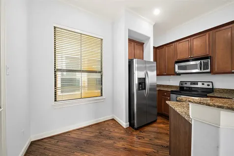 202 Mcgowen Street F Houston TX 77006