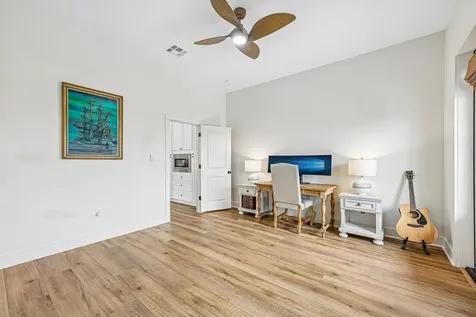 2435 103rd Street Galveston TX 77554