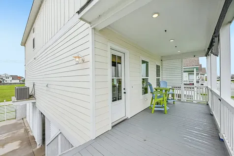 2435 103rd Street Galveston TX 77554