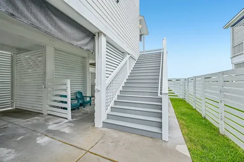 2435 103rd Street Galveston TX 77554