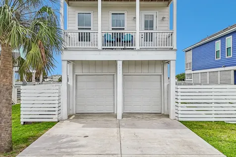 2435 103rd Street Galveston TX 77554