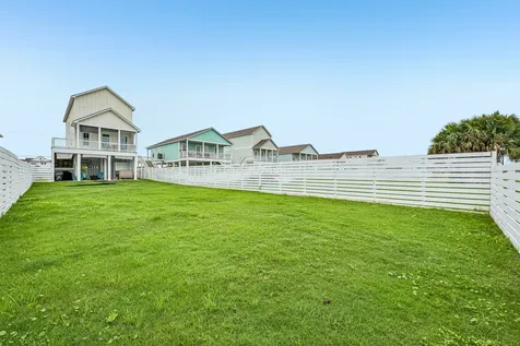2435 103rd Street Galveston TX 77554